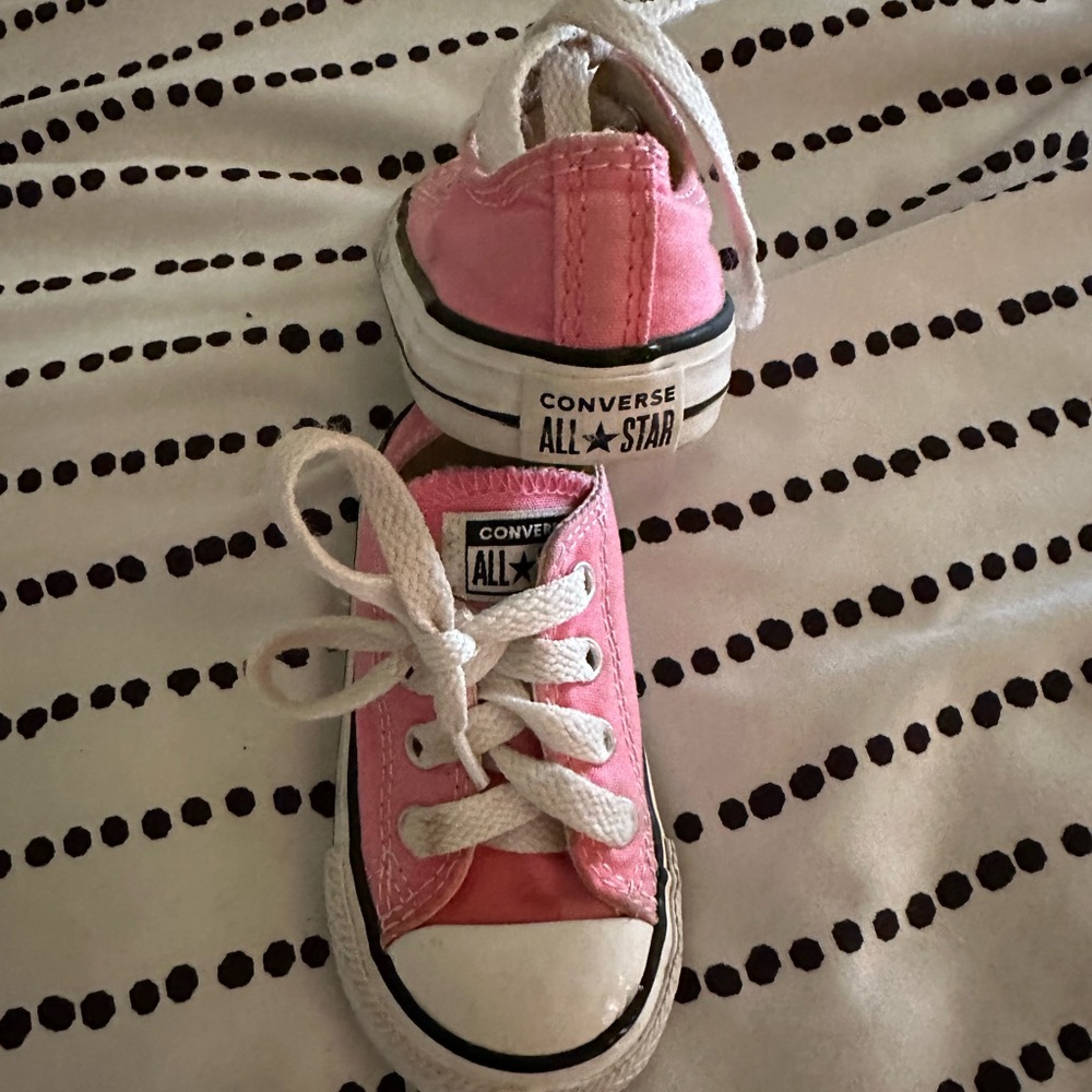 Pink converses